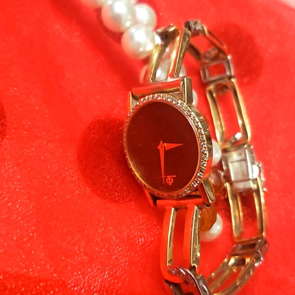 Baume and Merceir Geneve vintage watch..18k gold..... has 80pcs tiny diamonds... - Picture 16 of 16